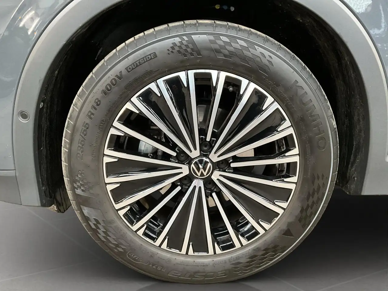 Volkswagen Tiguan Life+DSG+LED+LM18+P.Leder 8
