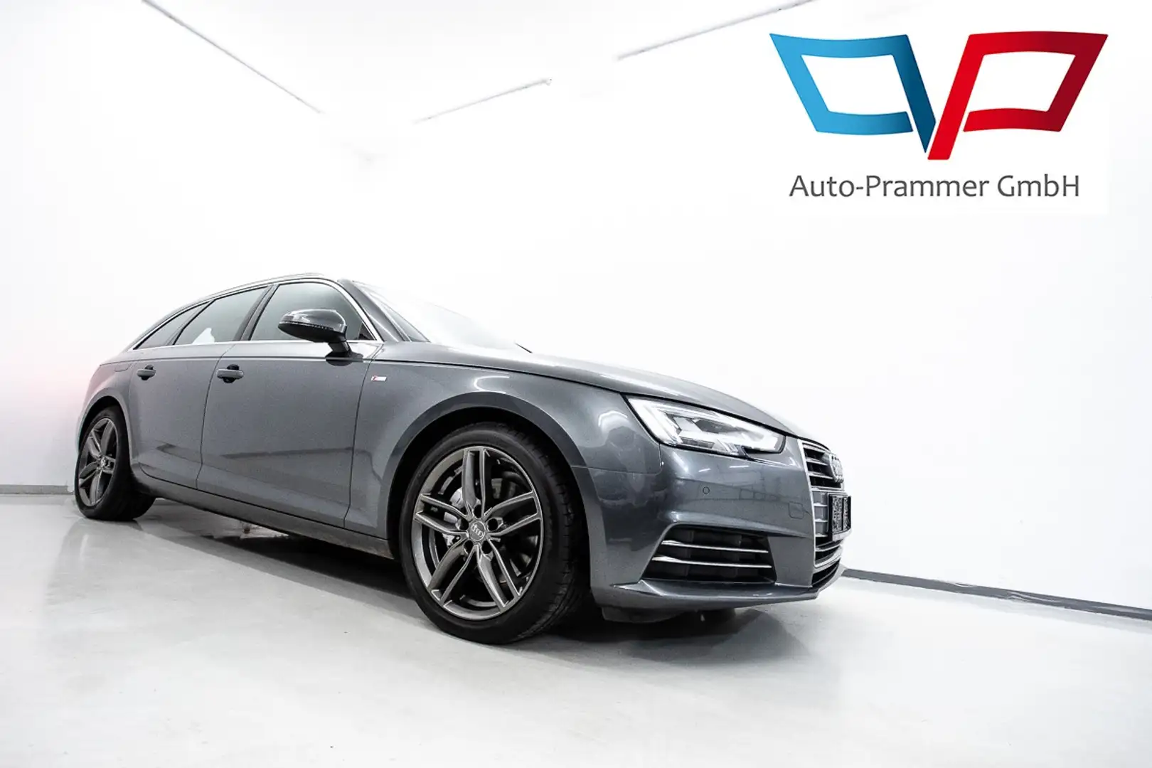 Audi A4 Avant 2,0 TDI Sline S-tronic | LED | Ambiente Grijs - 1