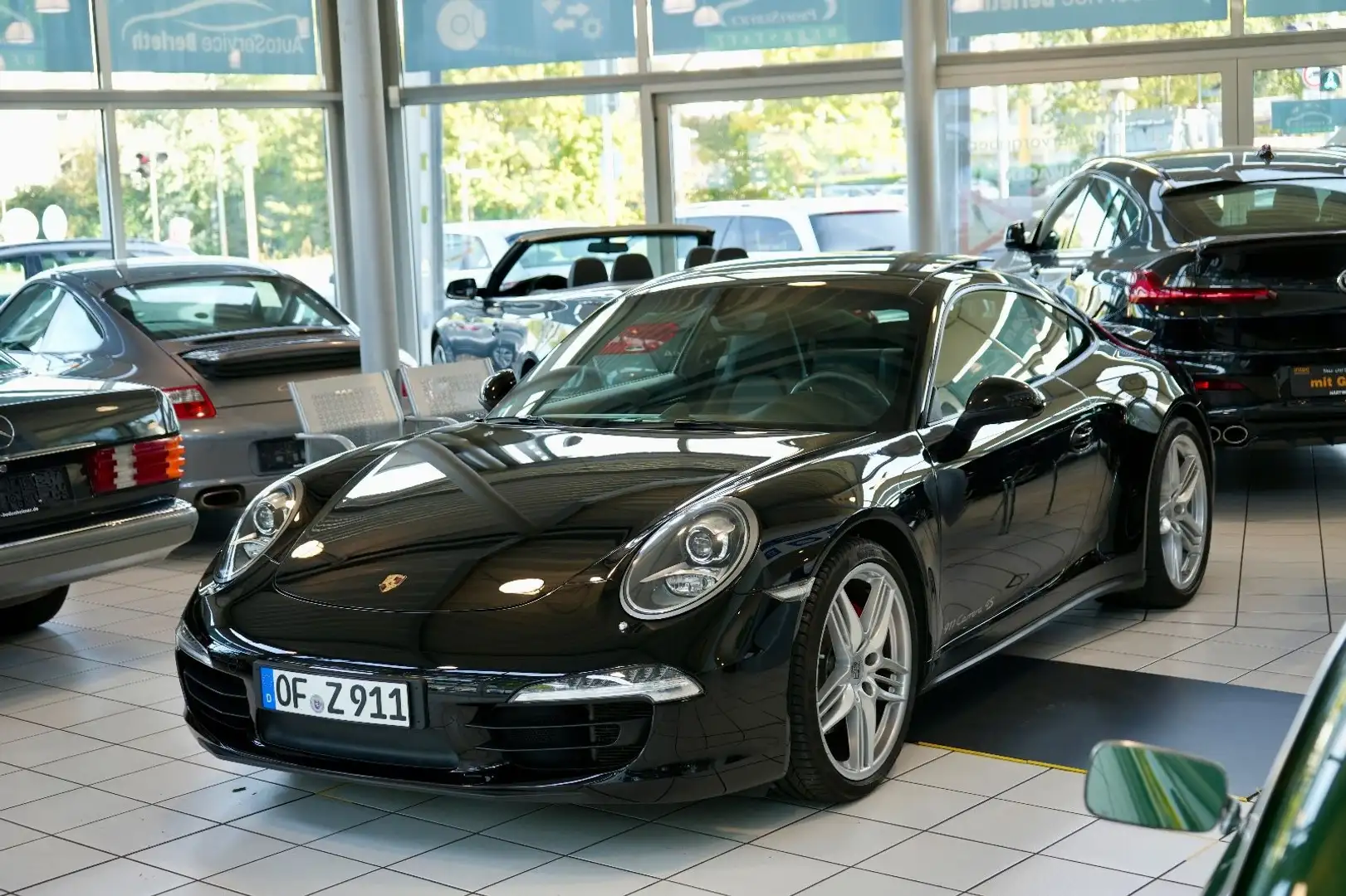 Porsche 911 Carrera 4S *Nur 38tkm Černá - 1