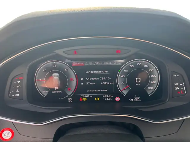 Audi A6 view 9