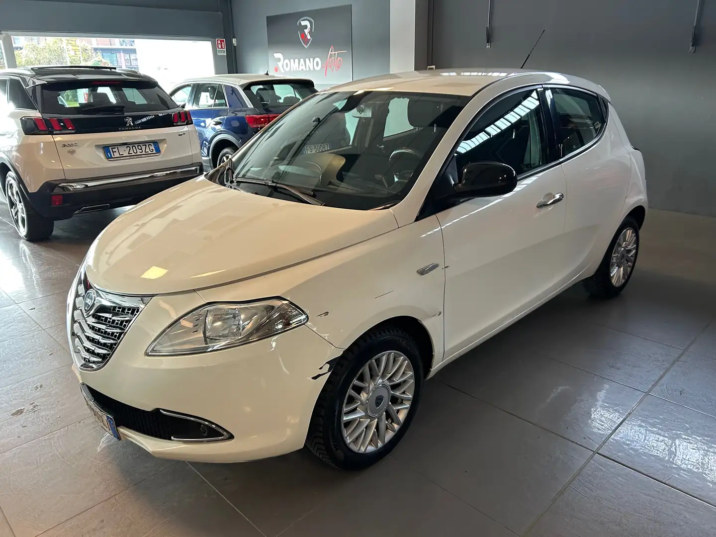 Lancia Ypsilon Ypsilon III 2011 1.2 8v Silver c/clima 69cv Blanc - 2