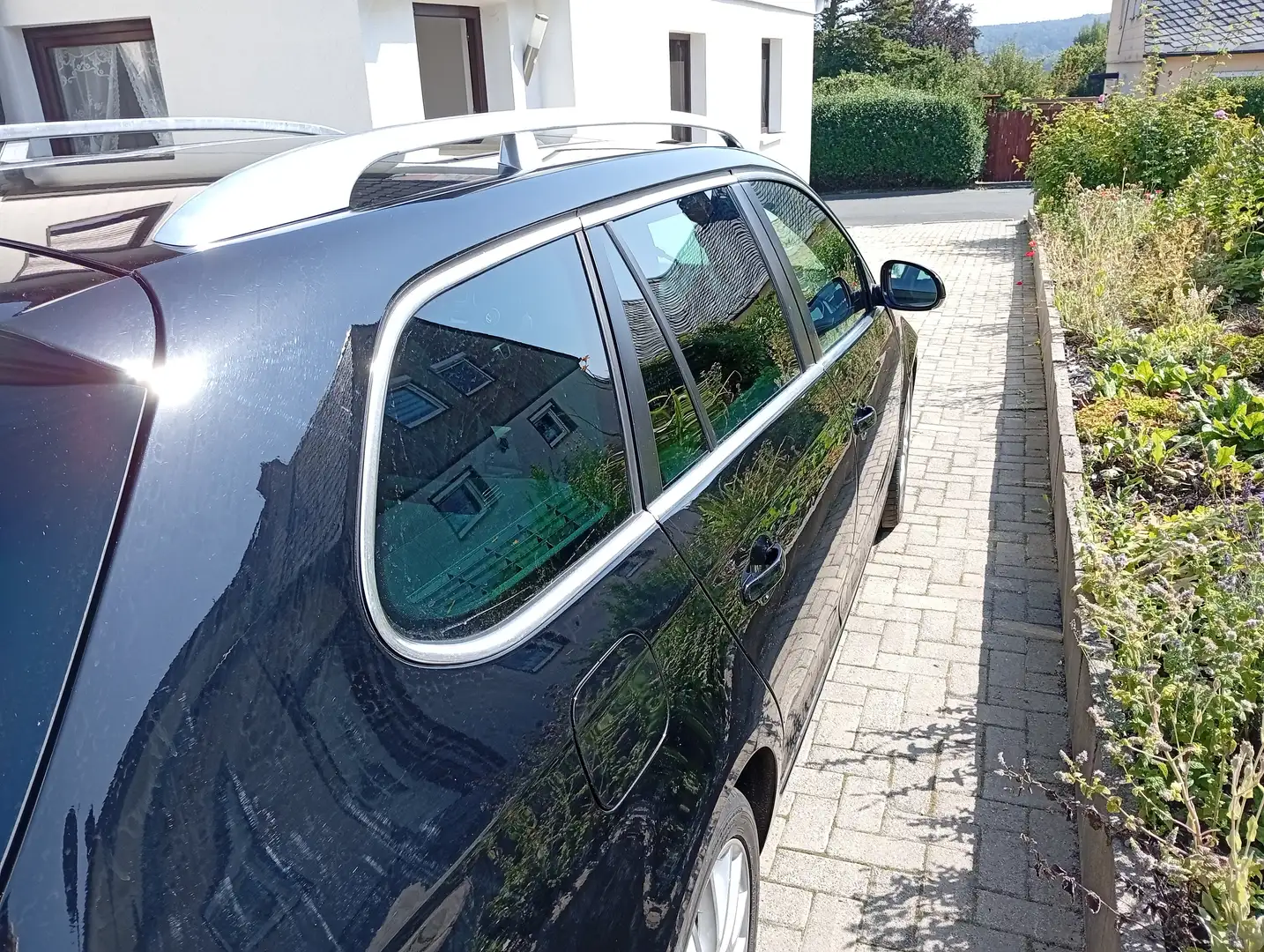 Volkswagen Golf Variant Golf Variant 1.6 TDI DPF BlueMotion Schwarz - 2
