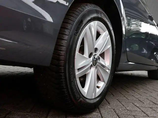 Volkswagen Golf view 7
