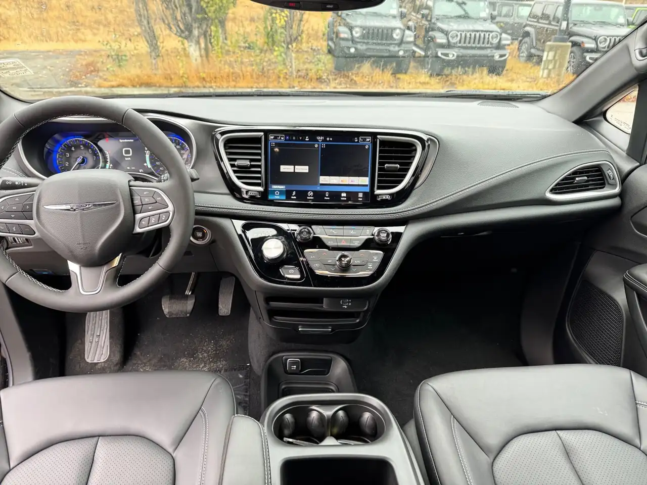 Chrysler Pacifica снимка Chrysler Pacifica