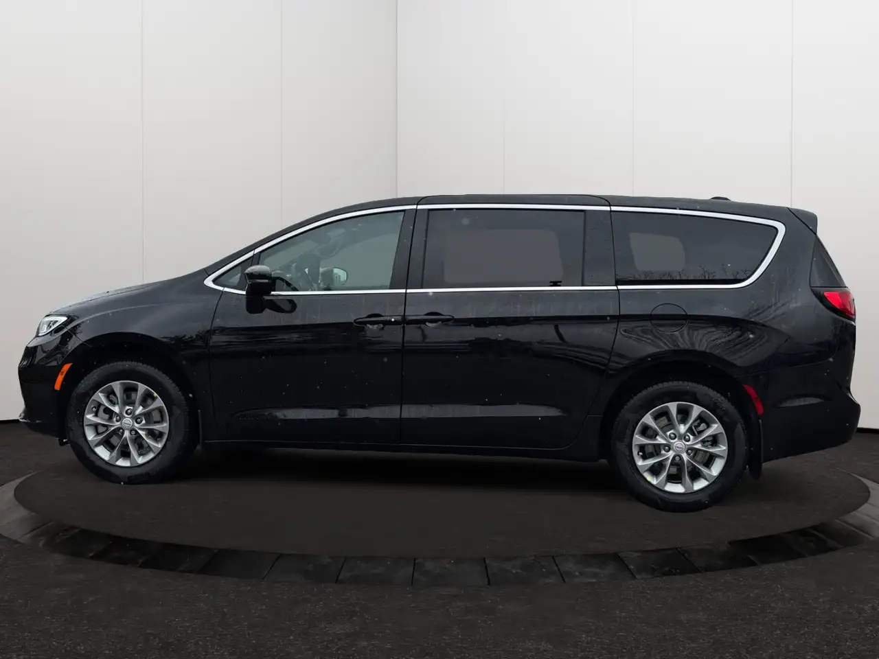 Chrysler Pacifica снимка Chrysler Pacifica