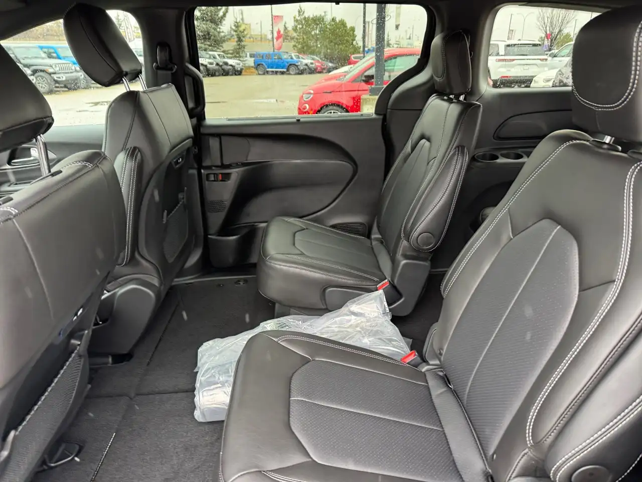 Chrysler Pacifica снимка Chrysler Pacifica