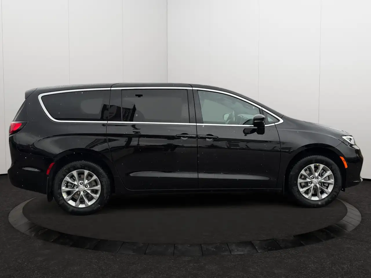 Chrysler Pacifica снимка Chrysler Pacifica