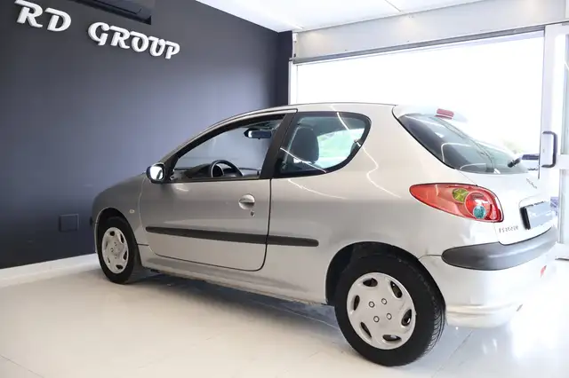 Peugeot 206 view 5