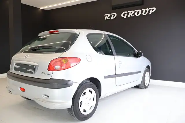 Peugeot 206 view 6