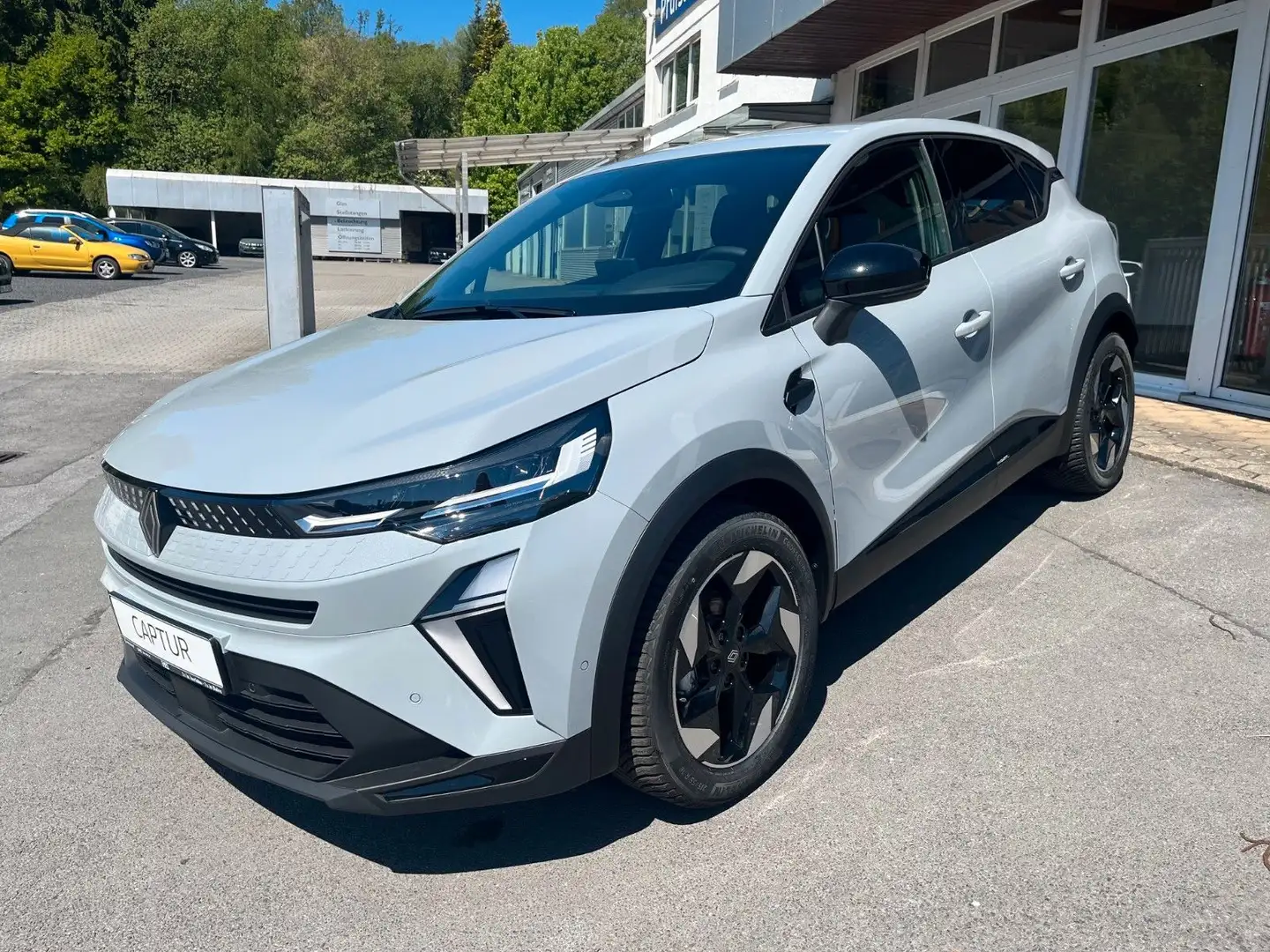 Renault Captur II Techno Mild Hybrid 140 Grijs - 1
