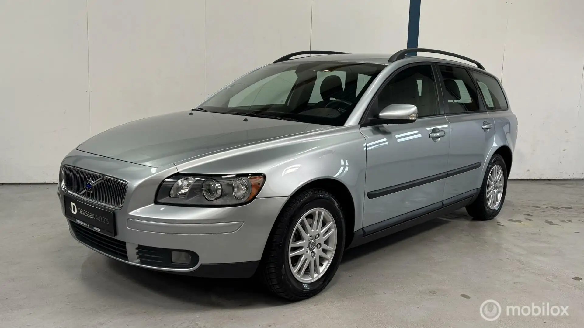 Volvo V50 1.8 Kinetic 1E EIGENAAR / 44.000KM Grijs - 1