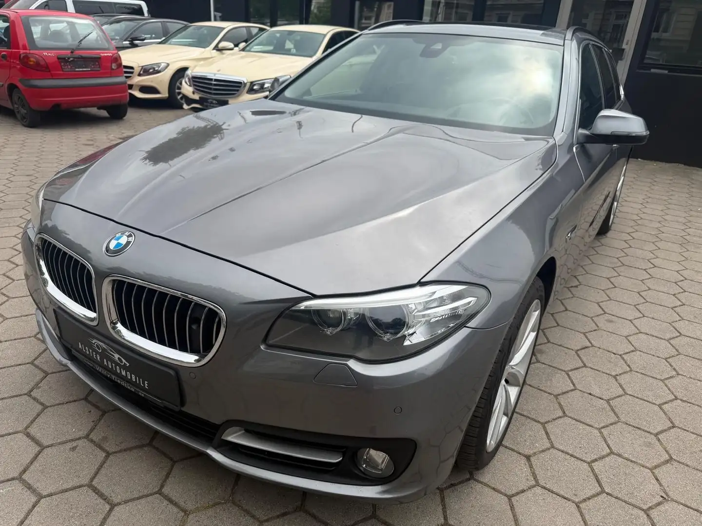 BMW 525 Baureihe 5 Touring 525 d xDrive, Vollaustat* Grijs - 2