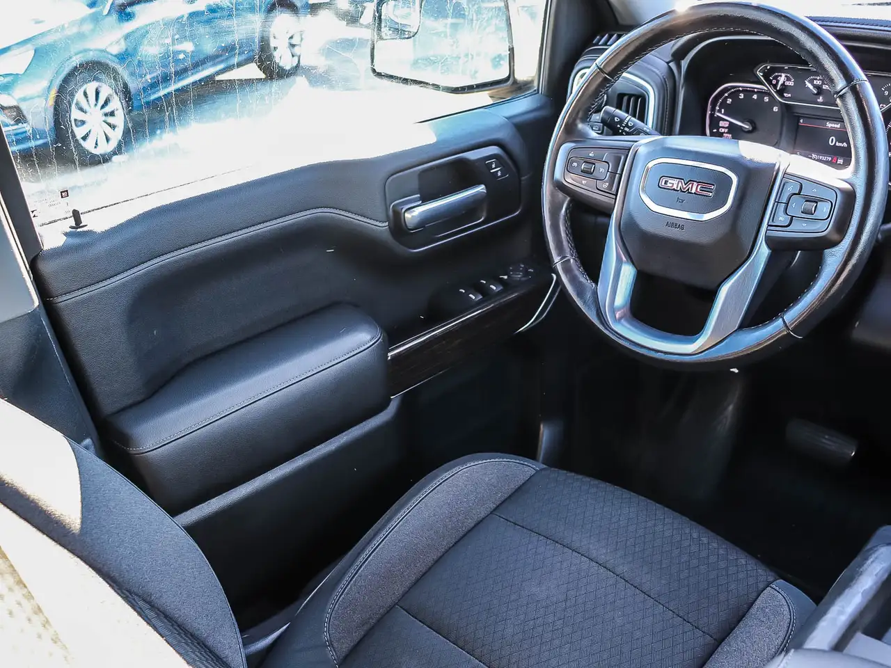 GMC Sierra 1500 снимка GMC Sierra 1500