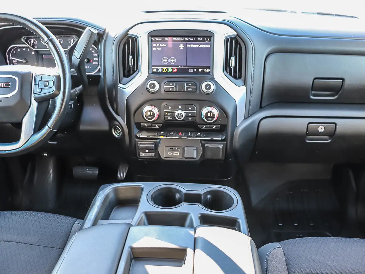 GMC Sierra 1500 снимка GMC Sierra 1500