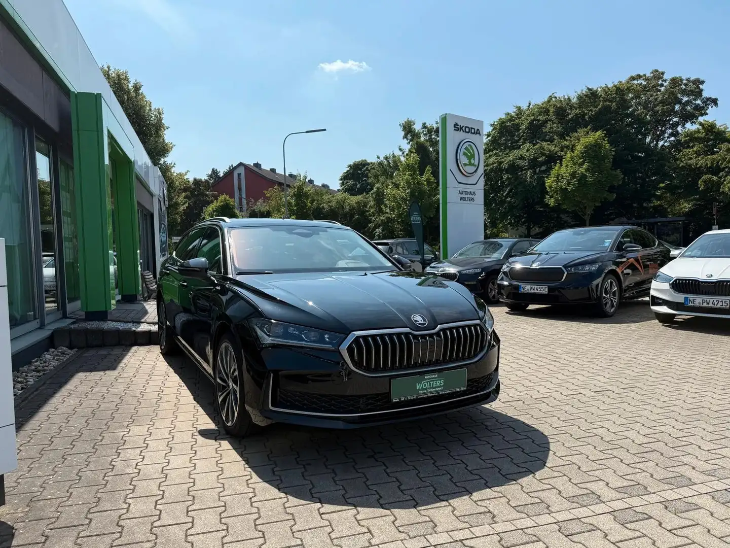 Skoda Superb Combi 2.0 TSI 195kW 4x4 L&K Schwarz - 2