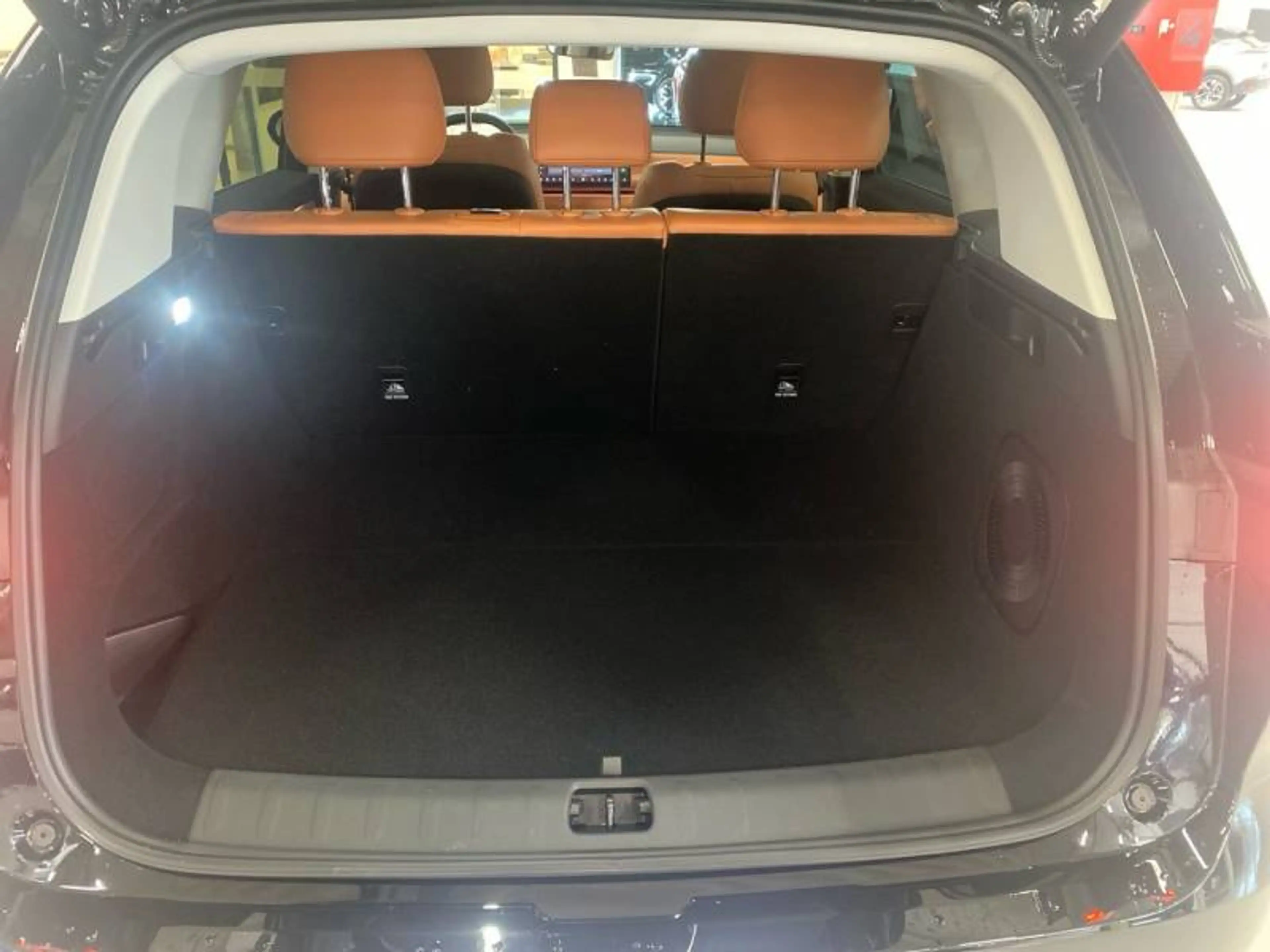 Leapmotor C10 1 REEV Design — photo 6