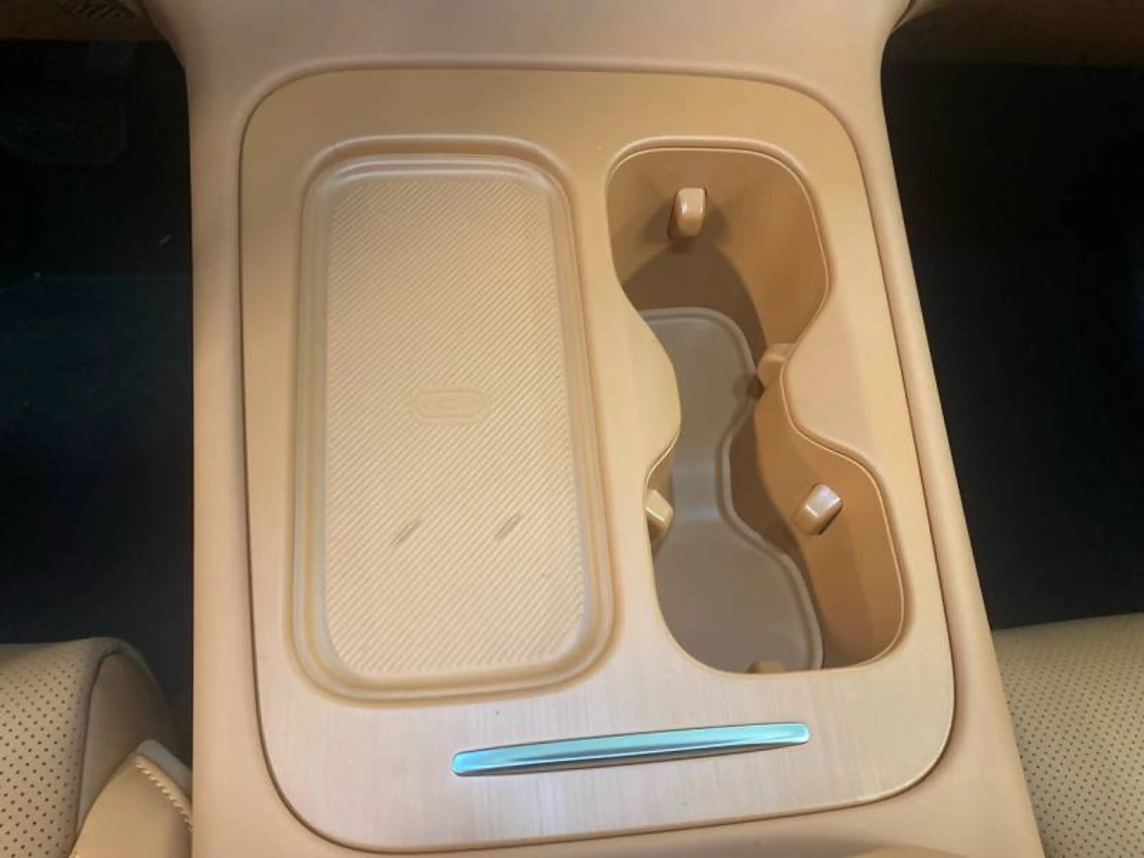Leapmotor C10 1 REEV Design — photo 14