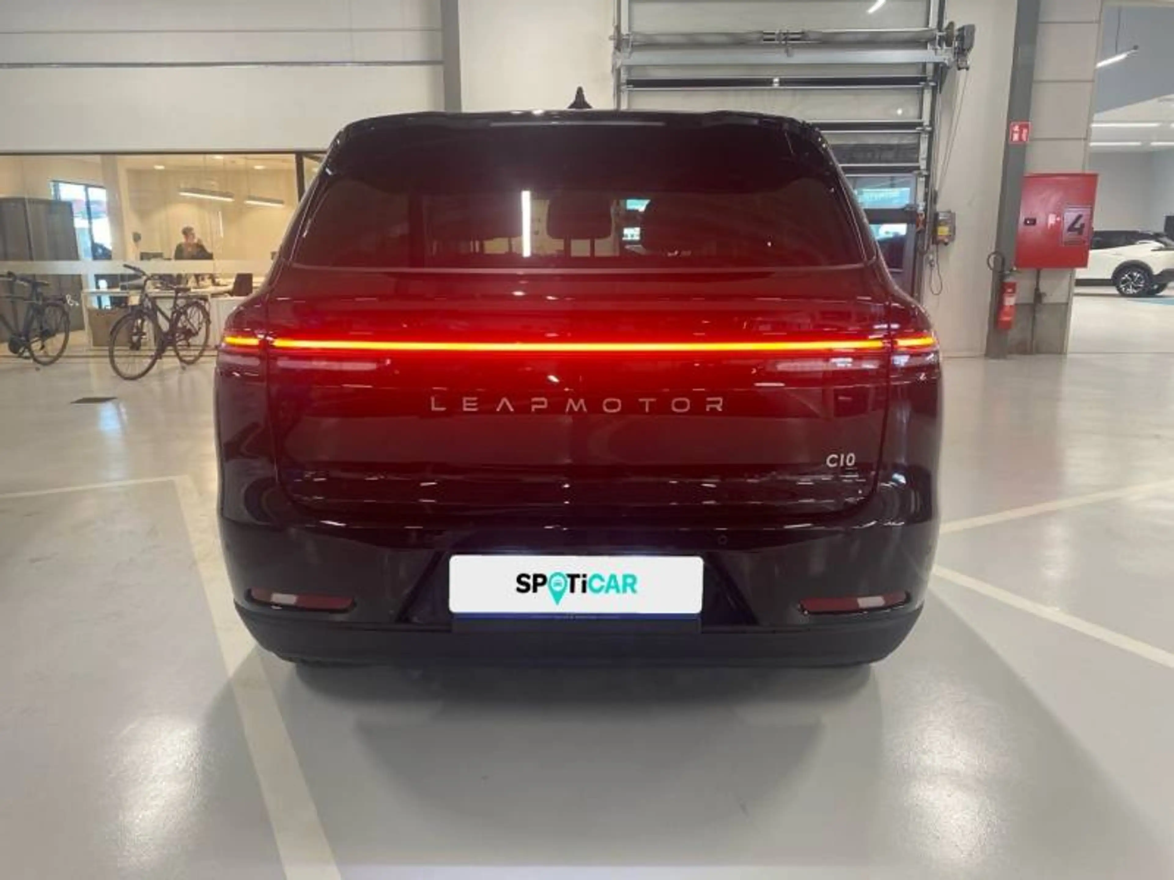 Leapmotor C10 1 REEV Design — photo 5