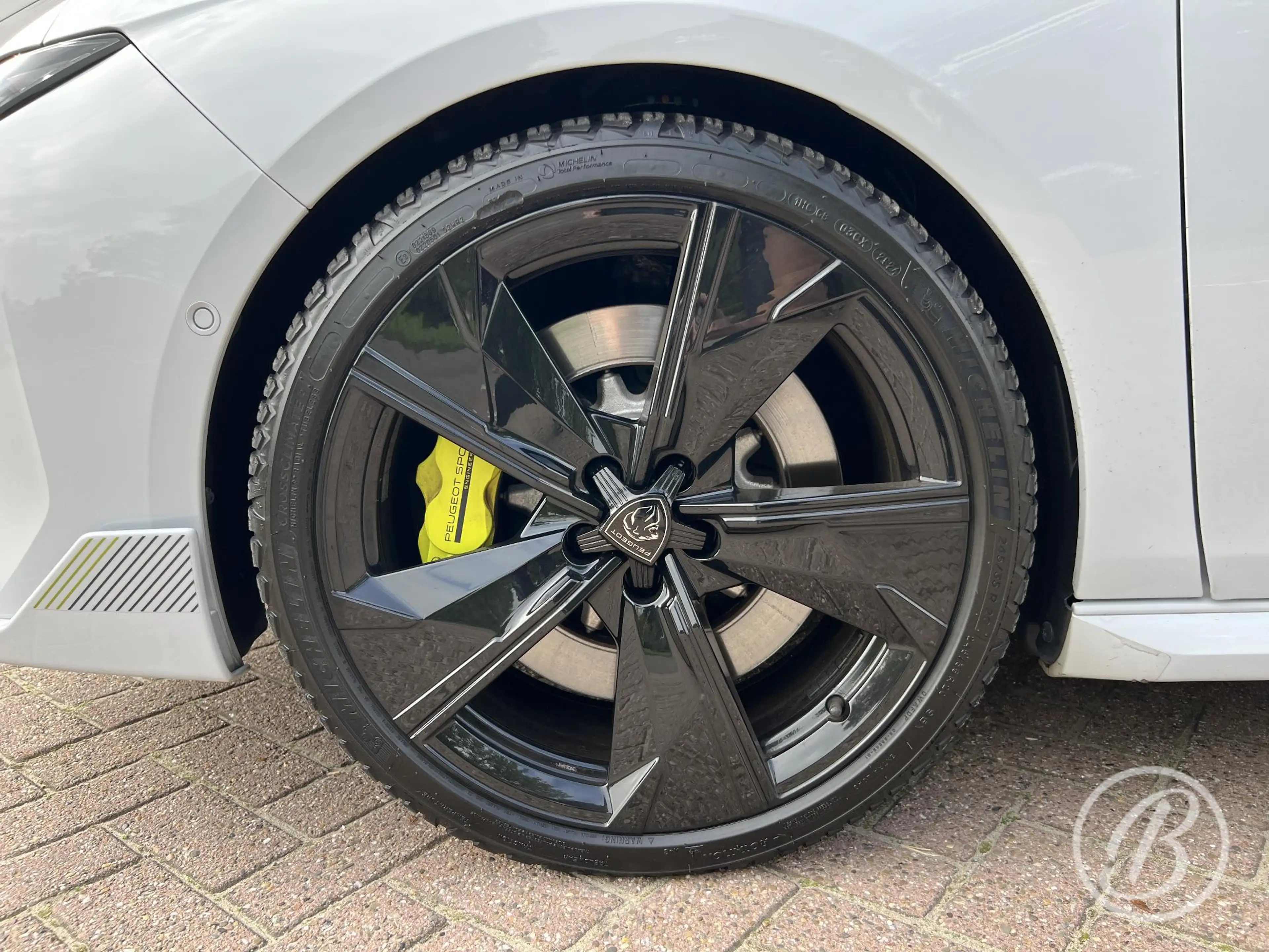 Peugeot 508 SW 1.6 Turbo Plug-in HYbrid 360 4X4 PSE — photo 22