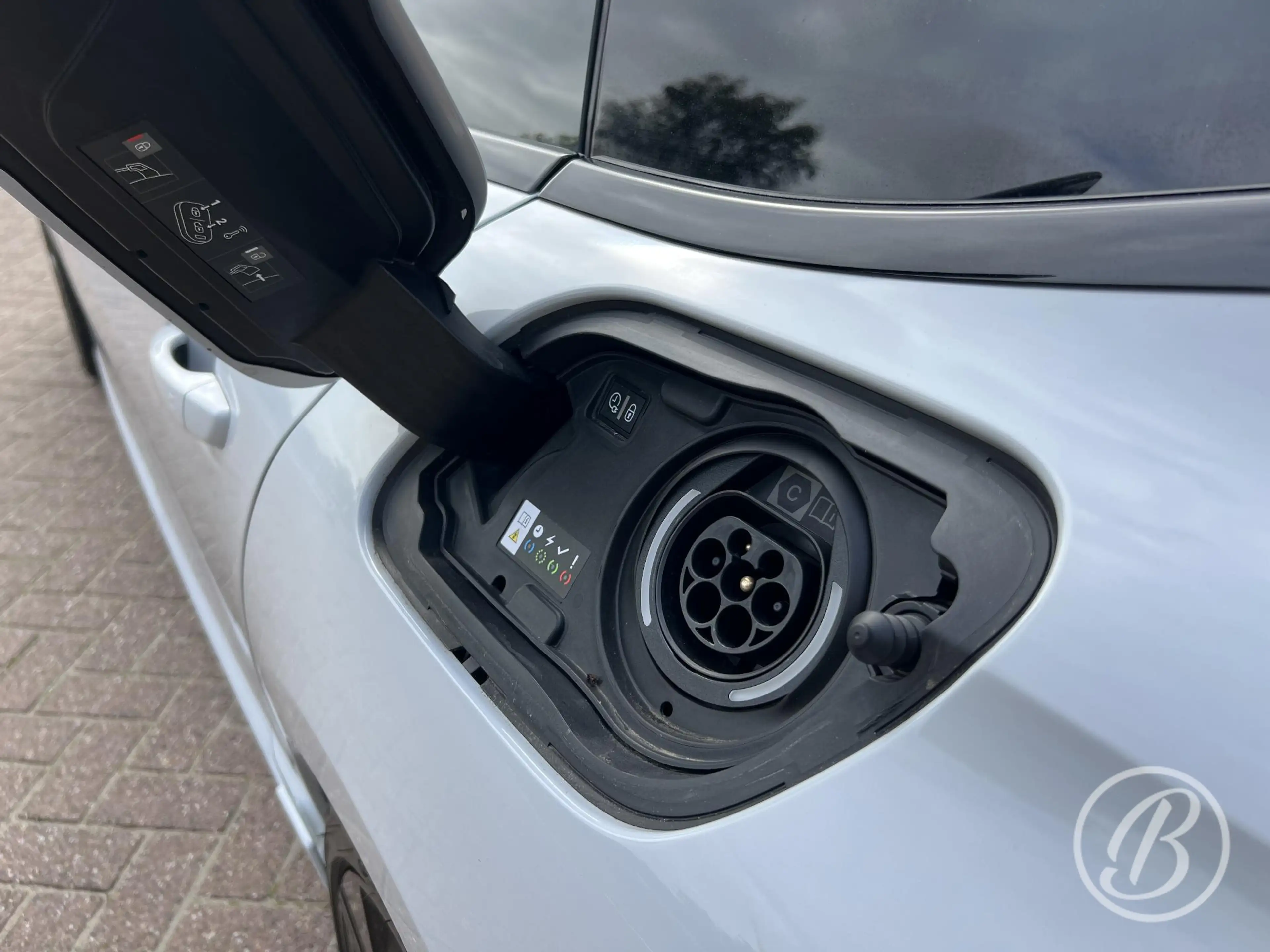 Peugeot 508 SW 1.6 Turbo Plug-in HYbrid 360 4X4 PSE — photo 20