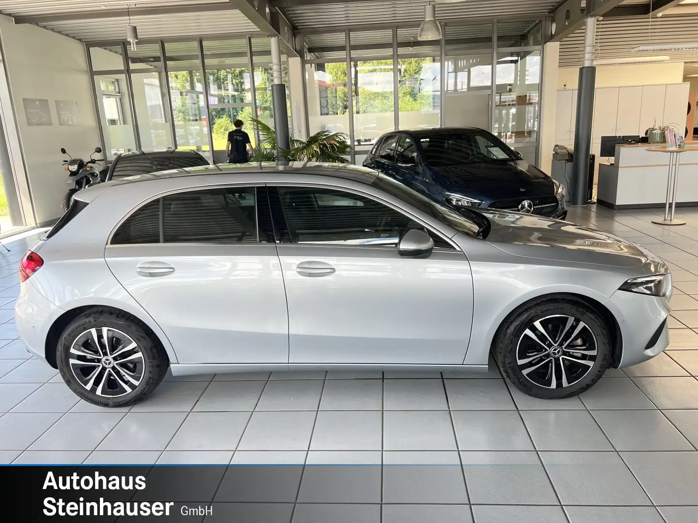 Mercedes-Benz A 180 A 180 Progressive/MBUX Navi/AHK/LED/Kamera Autom. Argent - 2
