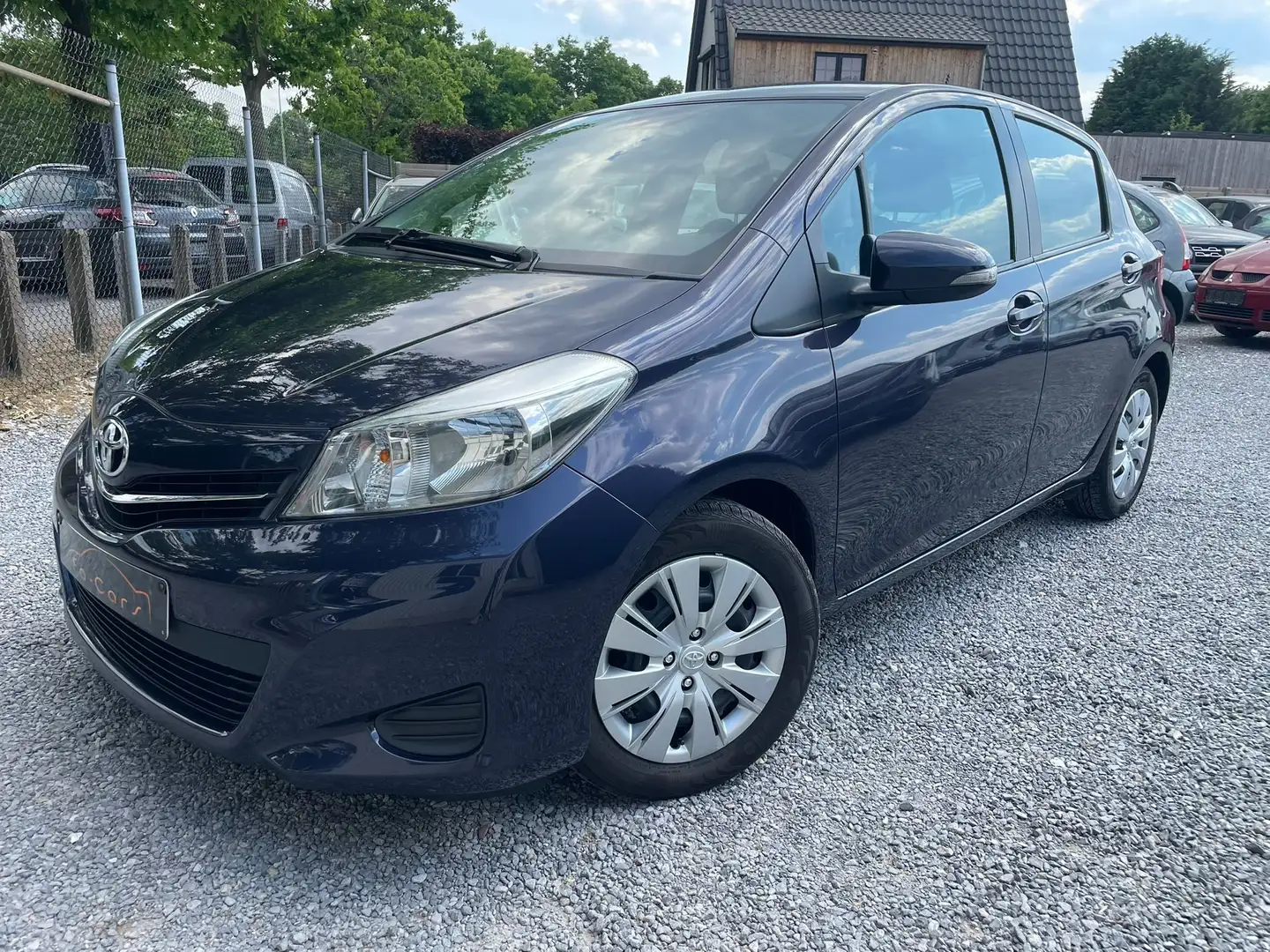 Toyota Yaris Yaris 1.4 D-4D Confort Navi Airco Violet - 1