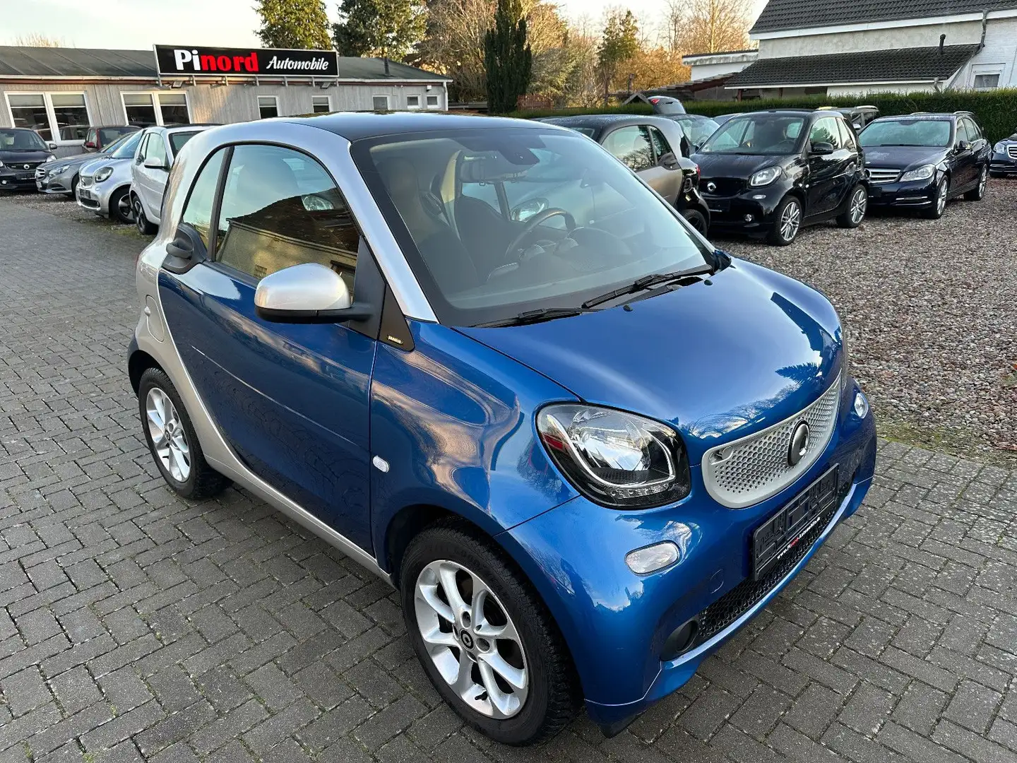 smart forTwo Passion AUTOMATIK-PANO-PDC-S.HEIZ-MFL Blau - 1