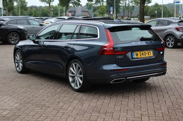 Volvo V60 view 4