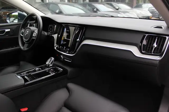 Volvo V60 view 14