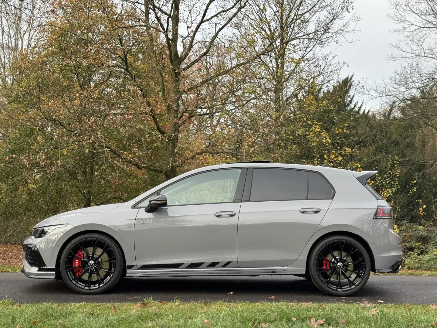 Volkswagen Golf GTI 2.0 TSI Clubsport HUD HK Grau - 2