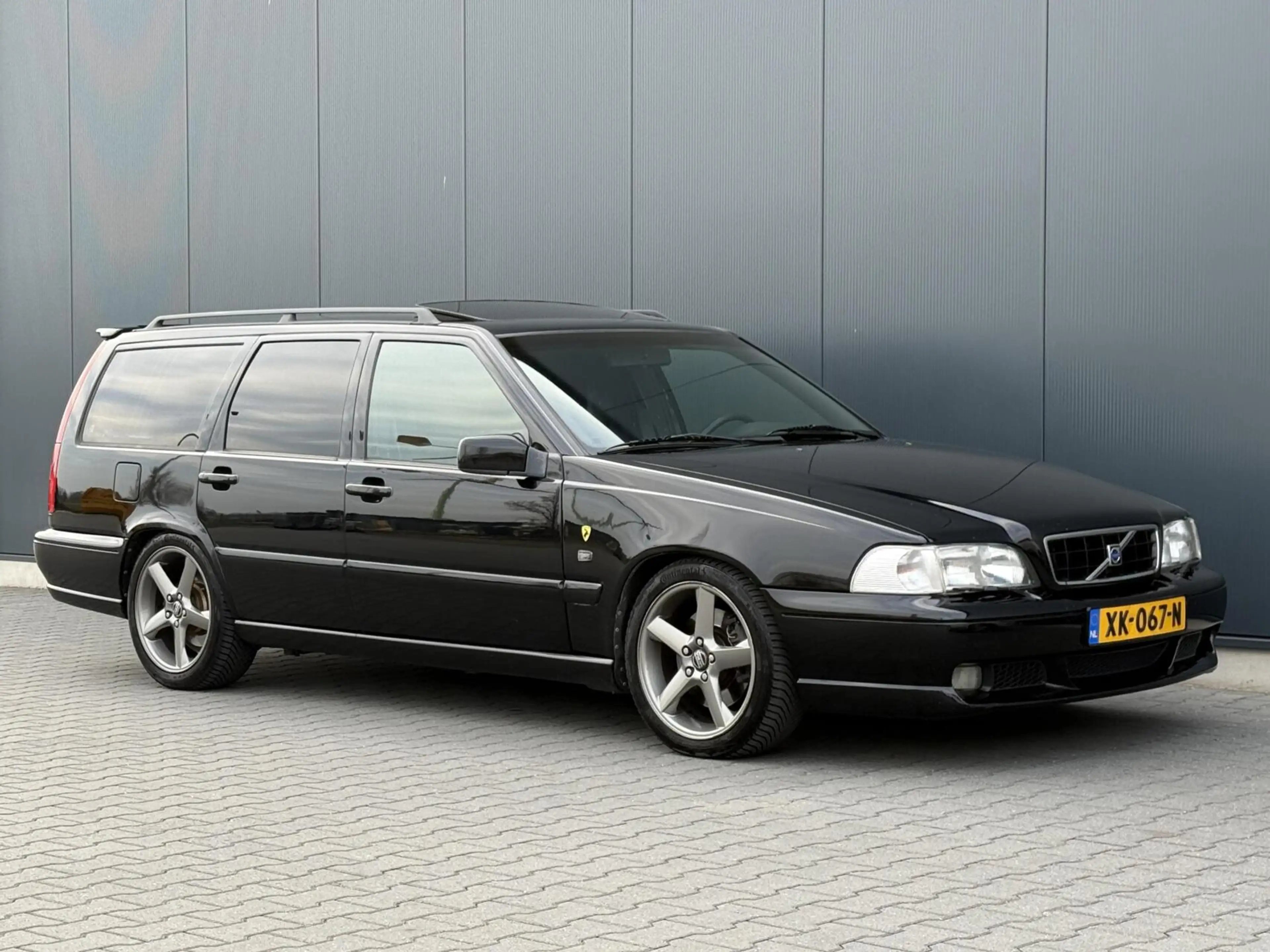 Volvo V70 2.3 R 240PK 208DKM - Schuifdak - Unieke Auto - Ori — photo 10