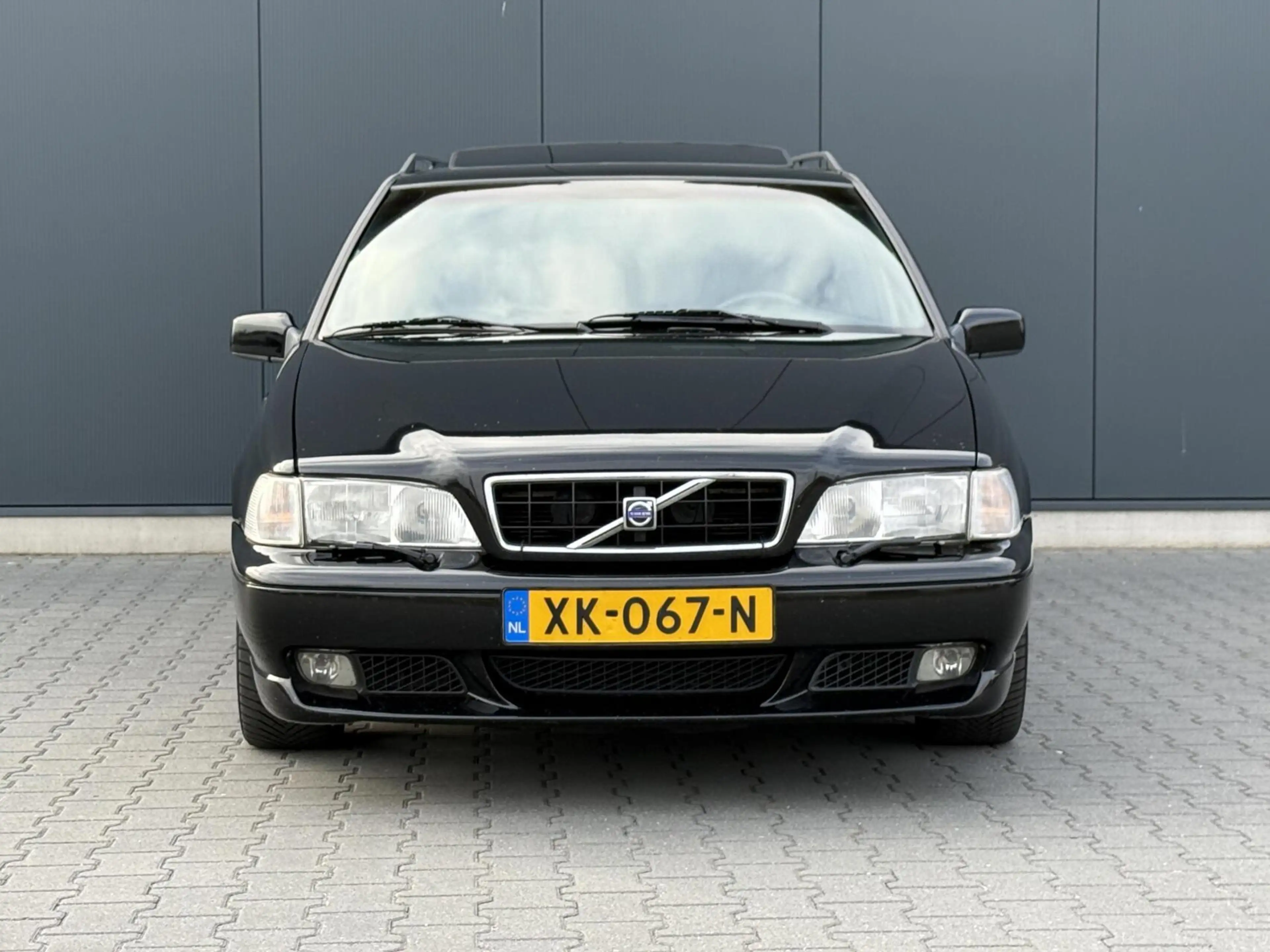 Volvo V70 2.3 R 240PK 208DKM - Schuifdak - Unieke Auto - Ori — photo 7