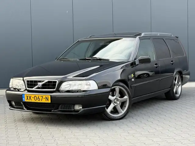 Volvo V70 2.3 R 240PK 208DKM - Schuifdak - Unieke Auto - Ori