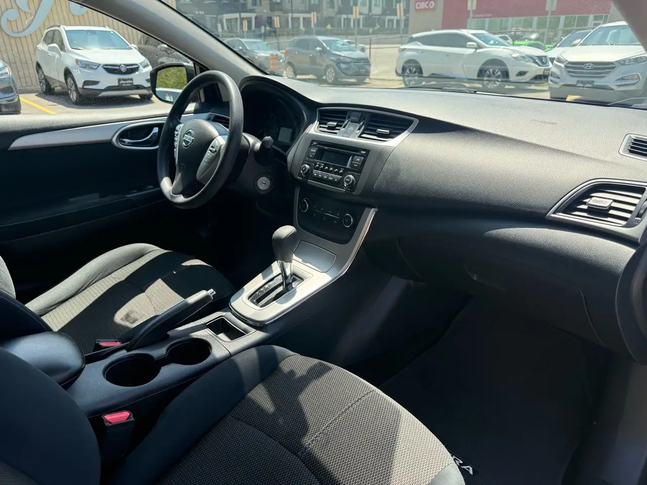 Nissan Sentra снимка Nissan Sentra
