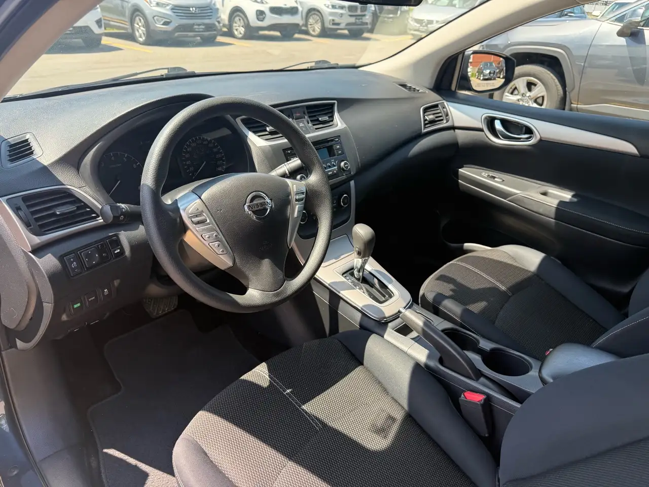 Nissan Sentra снимка Nissan Sentra