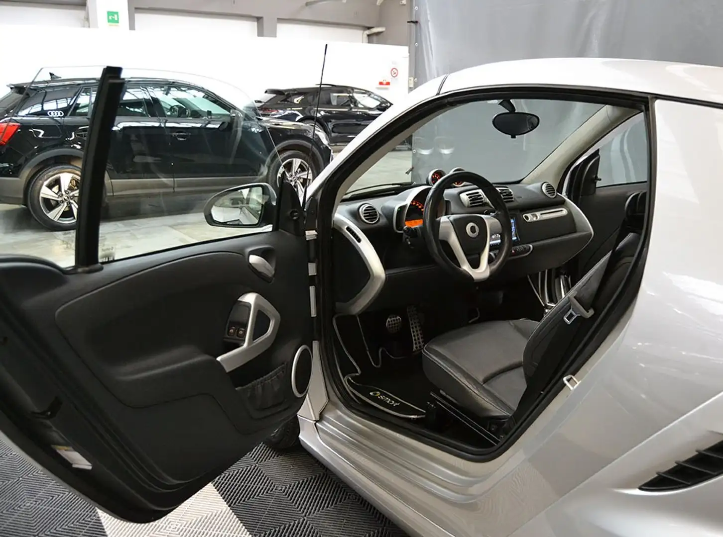smart brabus Fortwo 1000 75 kW cabrio BRABUS Xclusive Argintiu - 2
