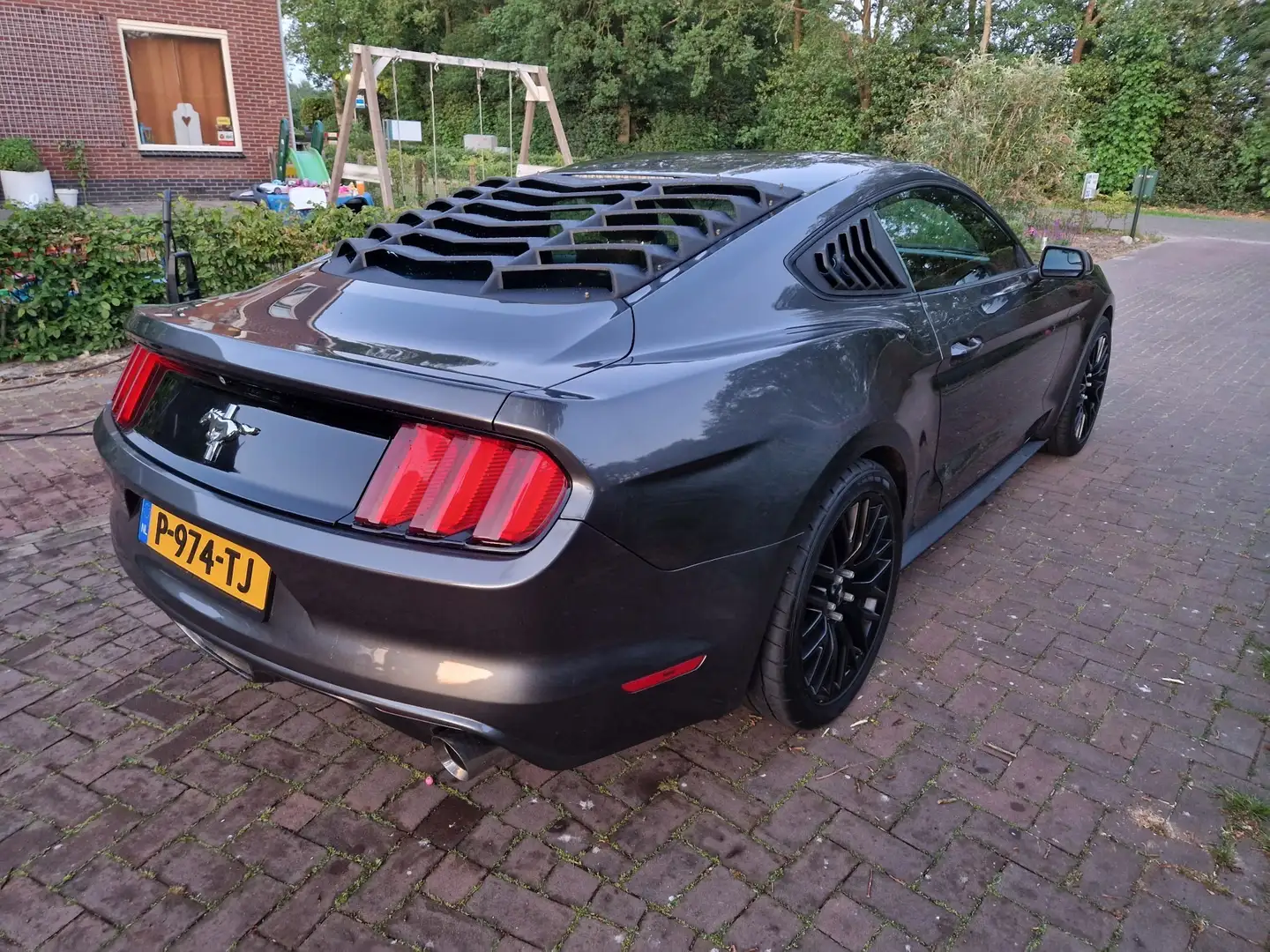 Ford Mustang coupe Grijs - 2