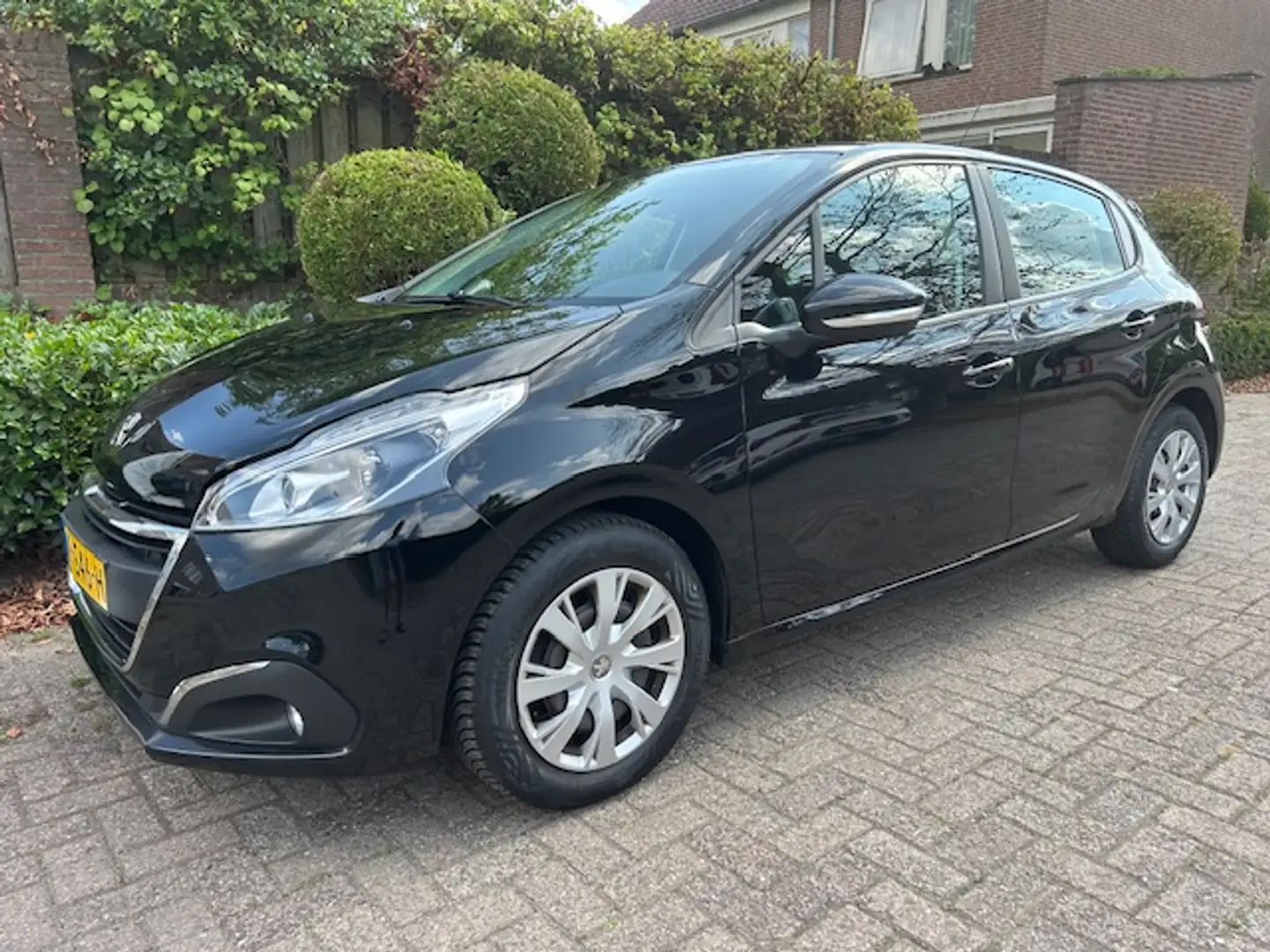 Peugeot 208 1.2 PureTech Blue Lion Airco/ 5 Drs/ Orig NL auto/ Zwart - 2