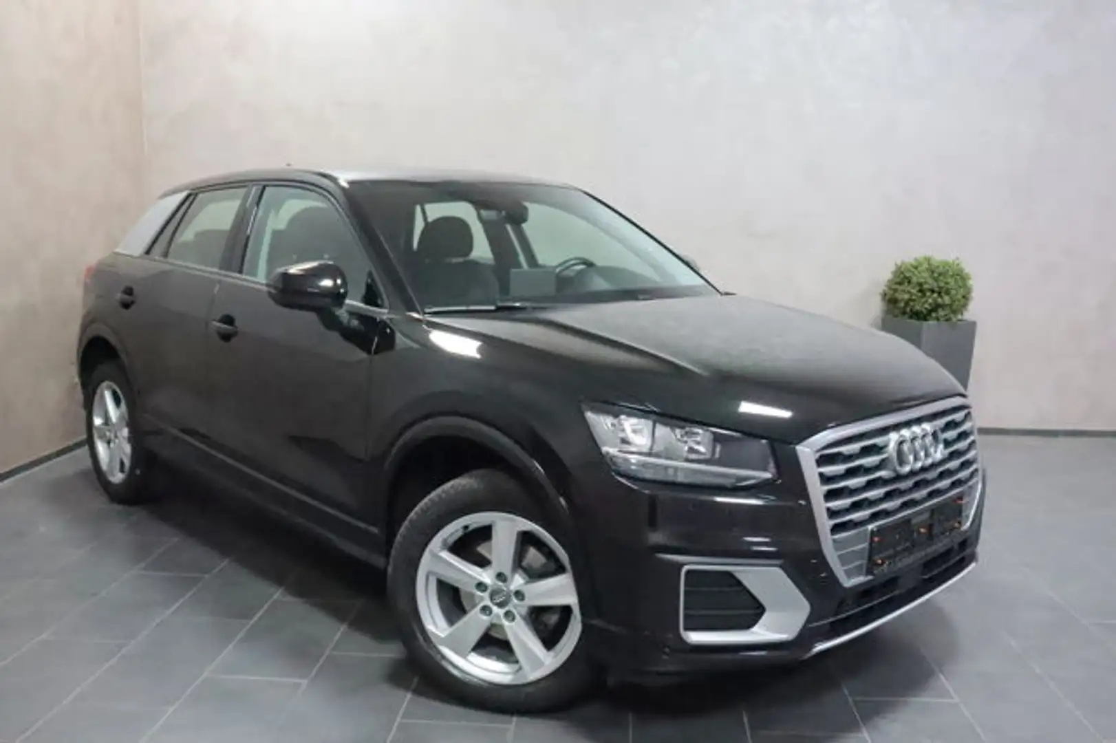 Audi Q2 30 TDI Aut. Sport AHK NAVI TEMPO SHZ PDC Noir - 2