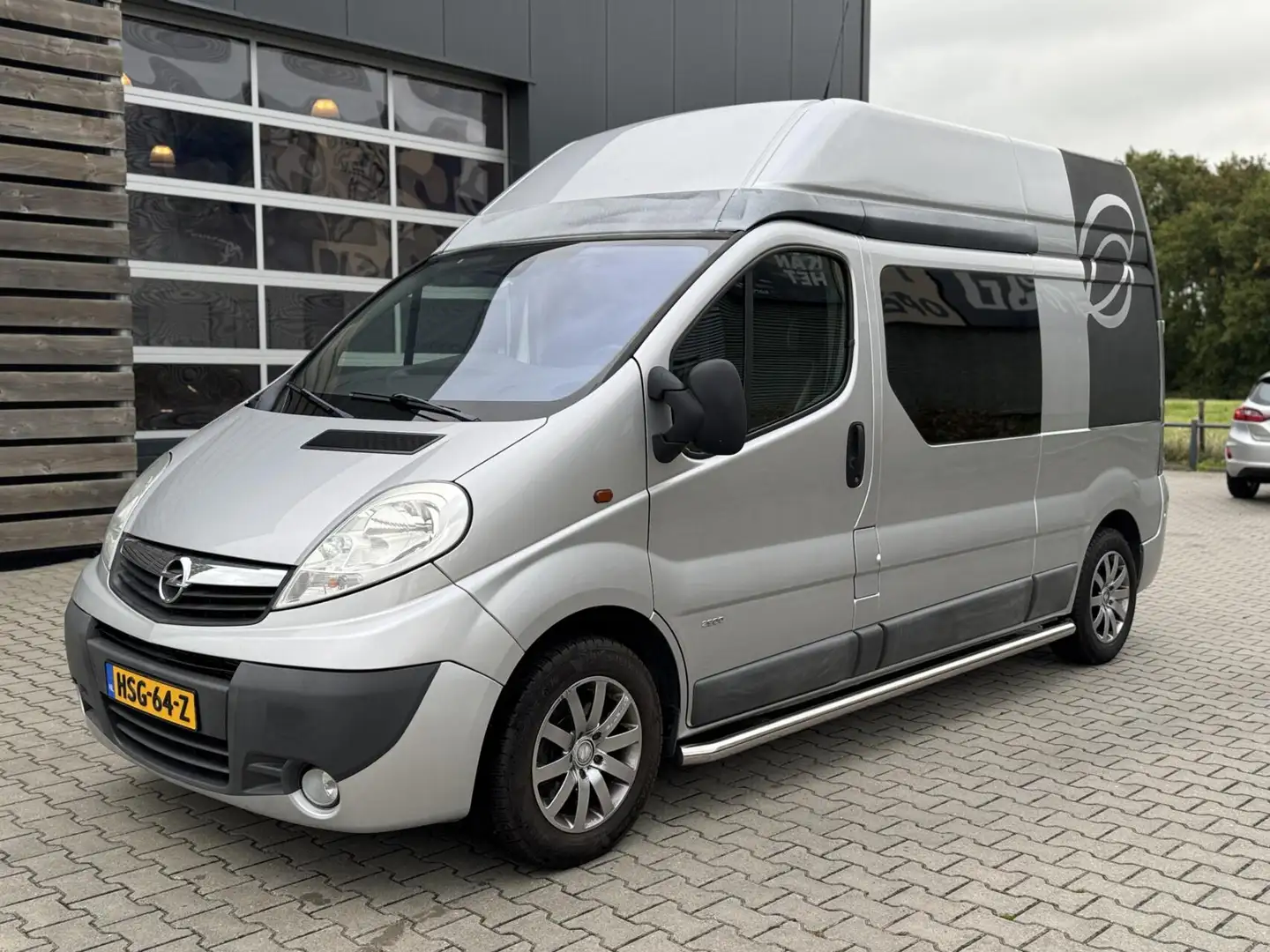 Opel Vivaro 2.5 CDTi 107kW Automaat L2H2 Camper Szary - 1