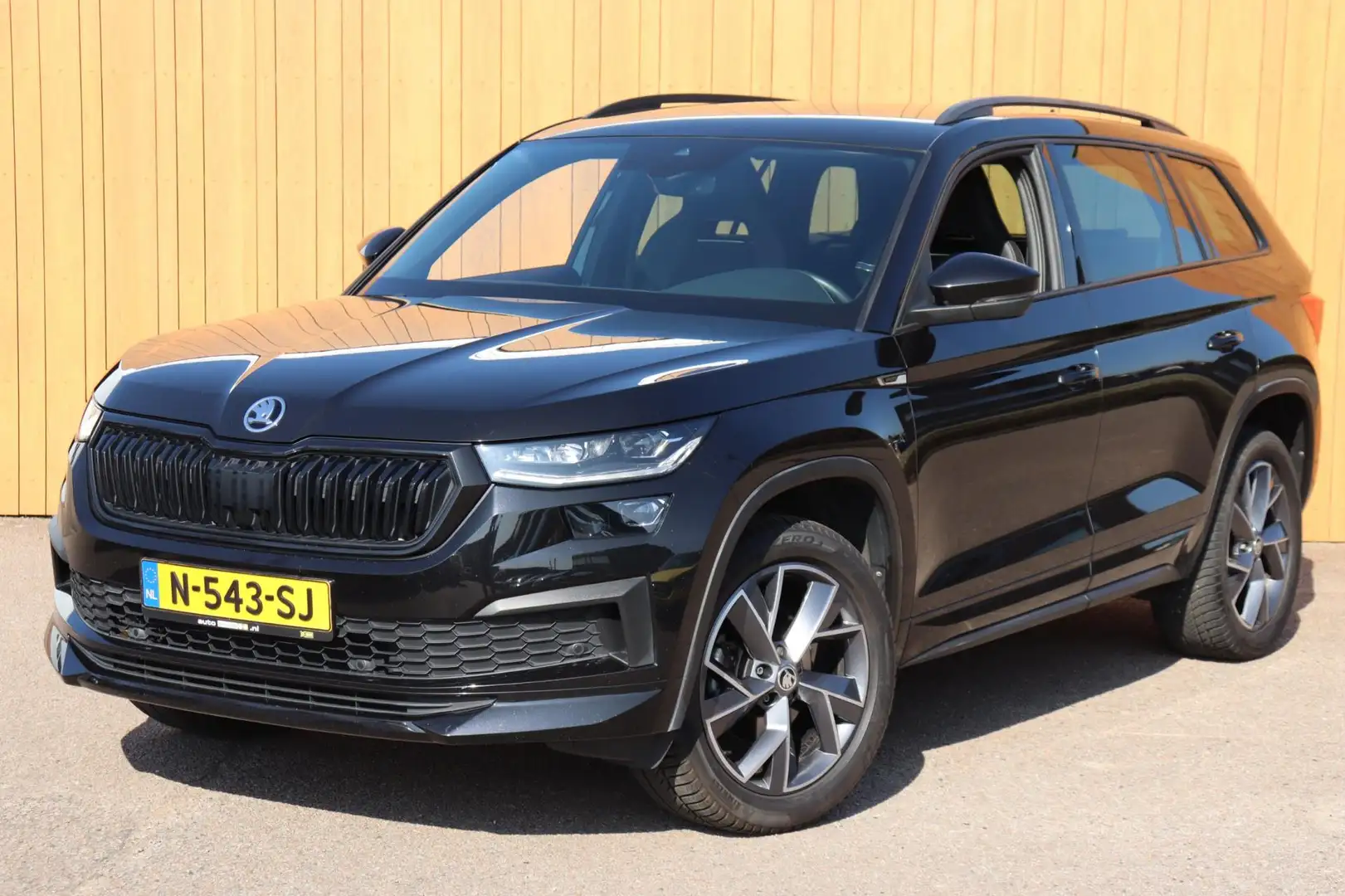 Skoda Kodiaq 1.5 TSI Sportline Business org.NL el.trekhaak stuu Zwart - 1