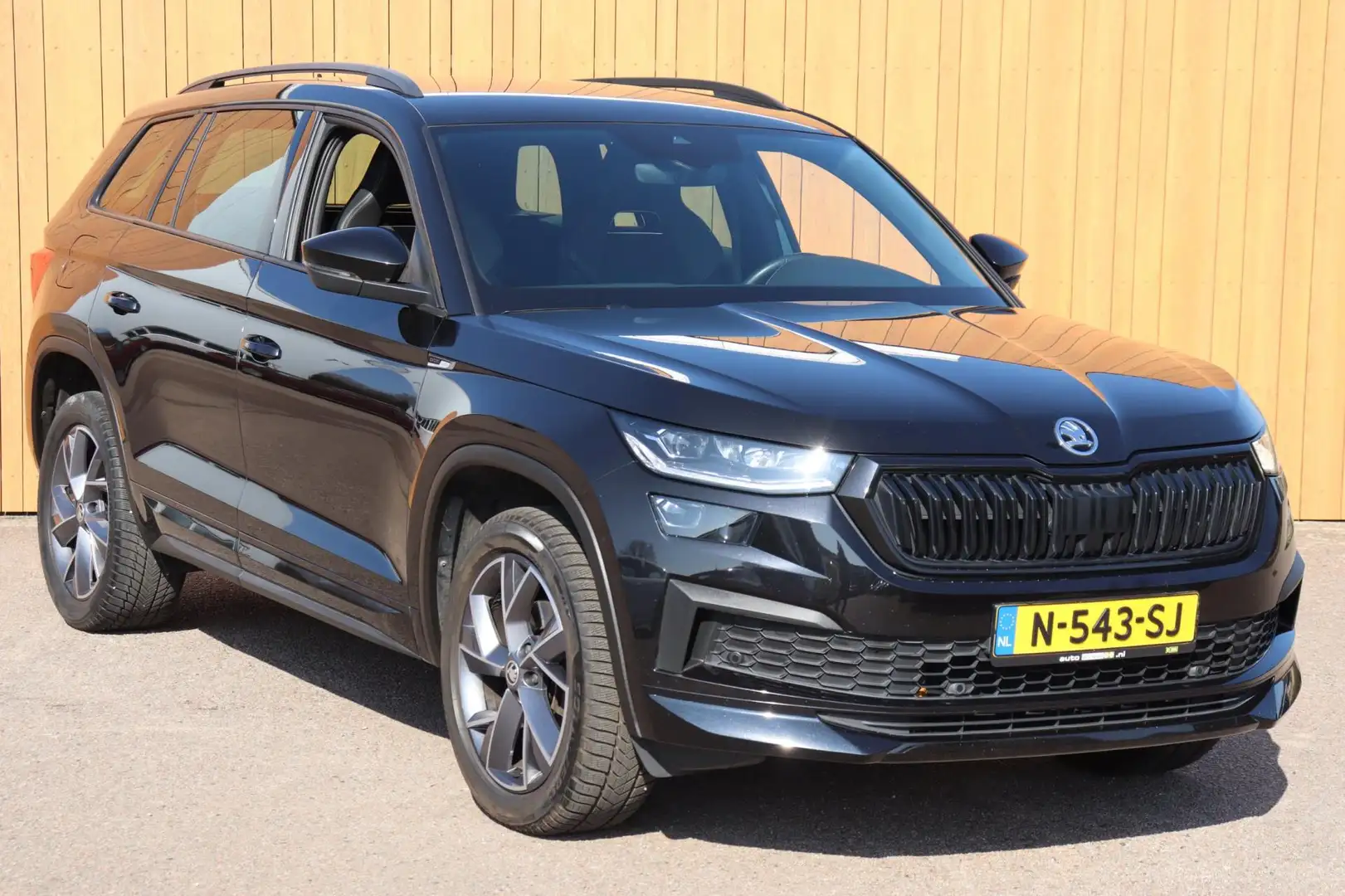Skoda Kodiaq 1.5 TSI Sportline Business org.NL el.trekhaak stuu Zwart - 2