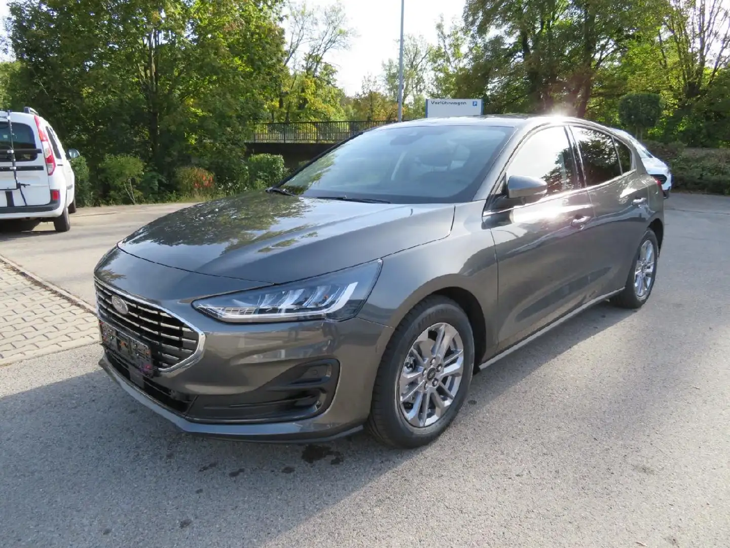 Ford Focus Titanium*Kamera*Park-Pilot*Sitzhzg Grau - 1