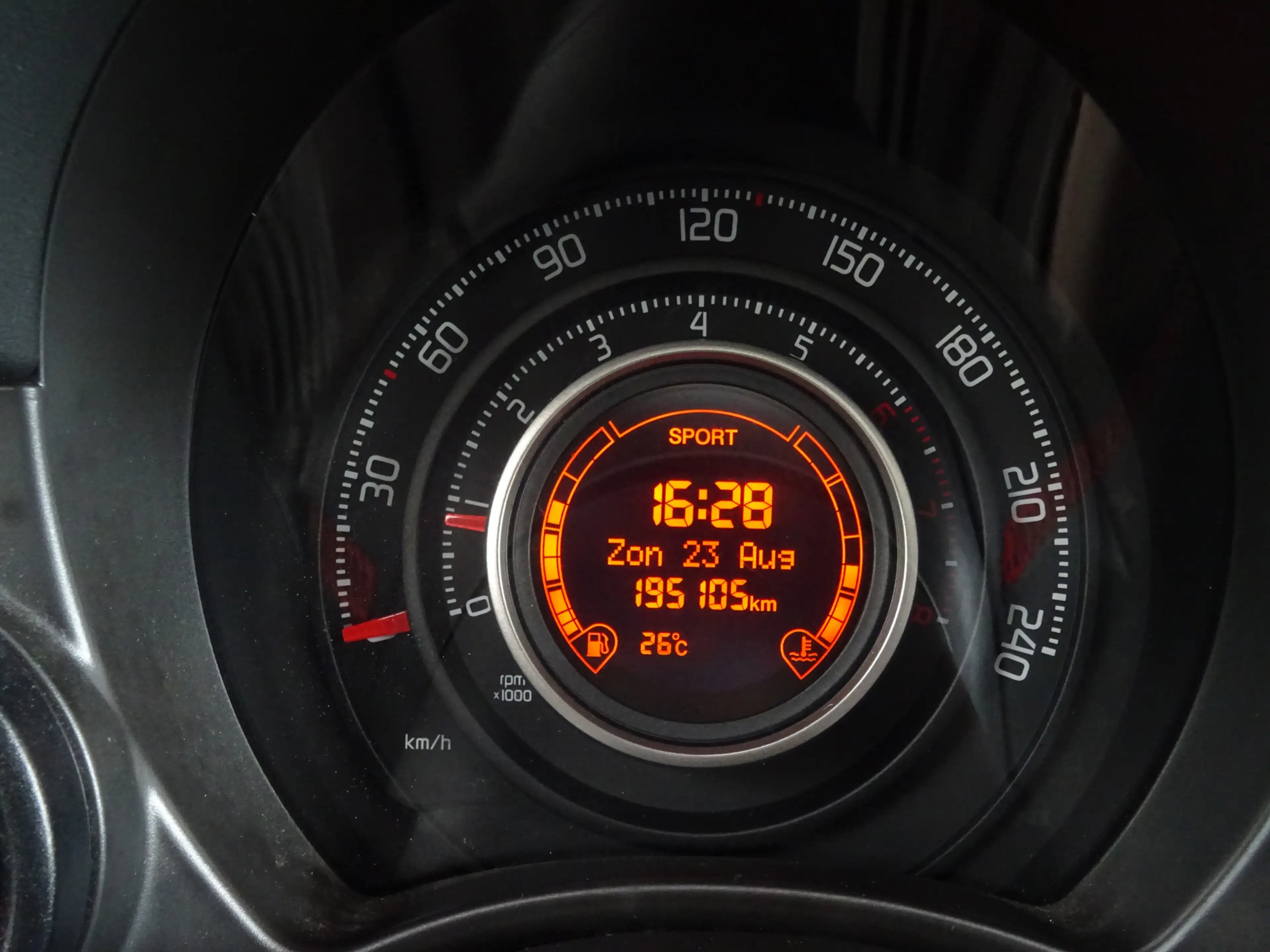 Fiat 500 Abarth 1.4-16V * 135 PK * SCHAALSTOELEN !! — photo 14