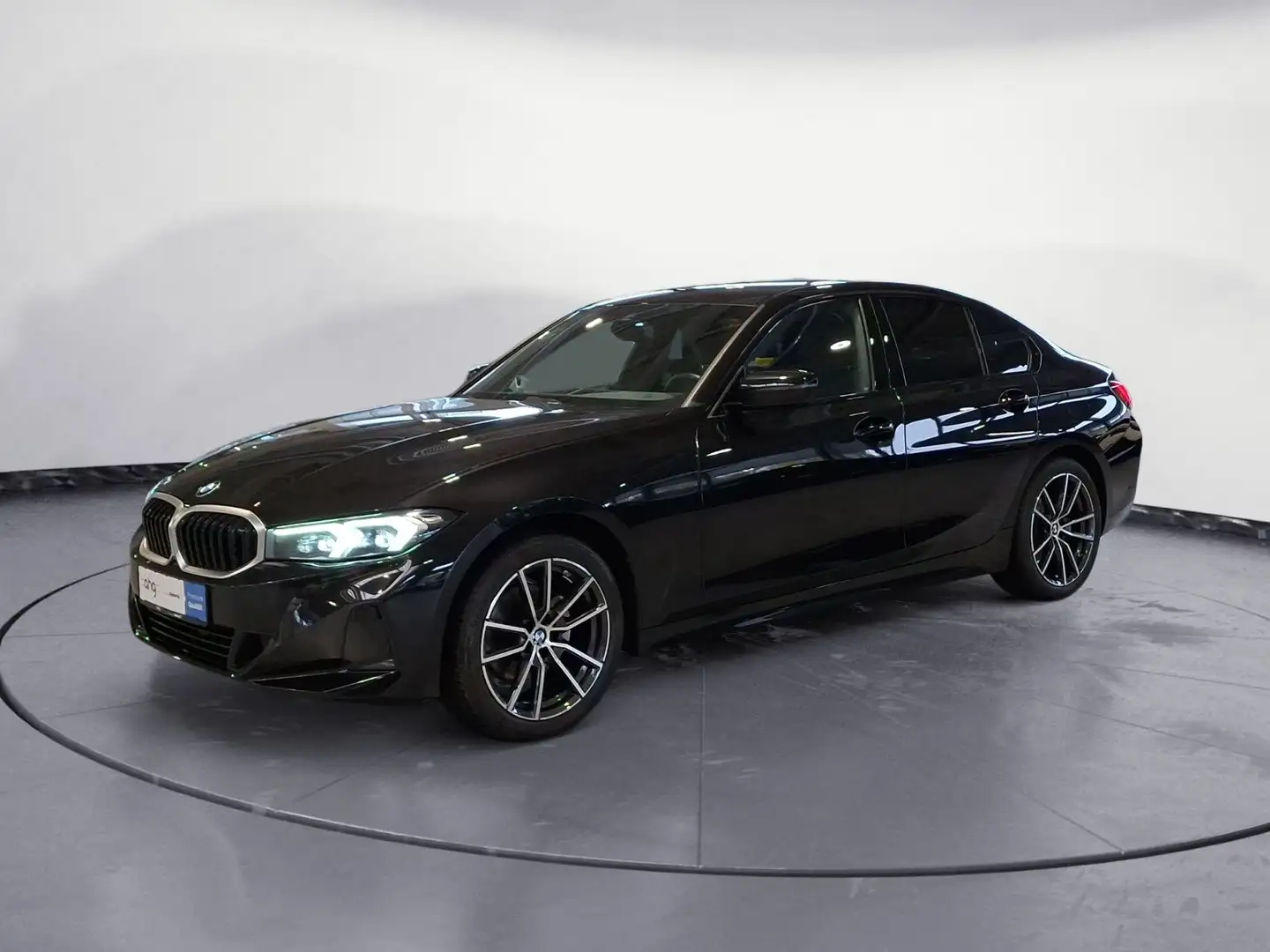 BMW 320 i Komfortzugang LED Navi Zwart - 2