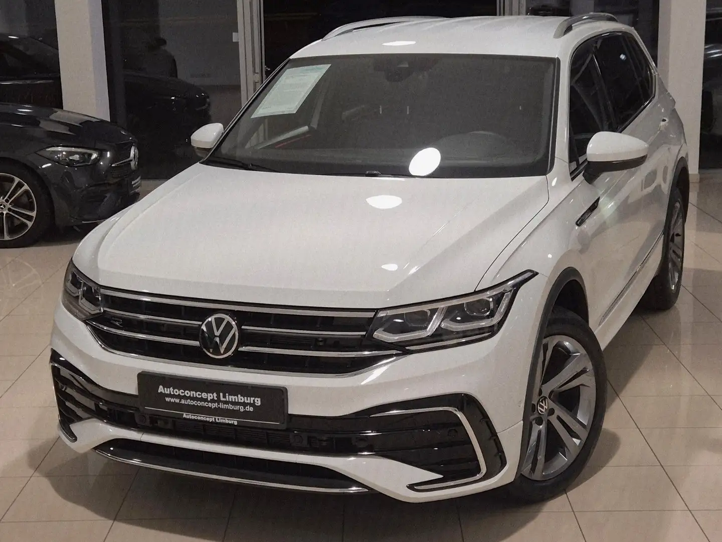 Volkswagen Tiguan Allspace R-Line 4Motion, 7 Sitzer Weiß - 2