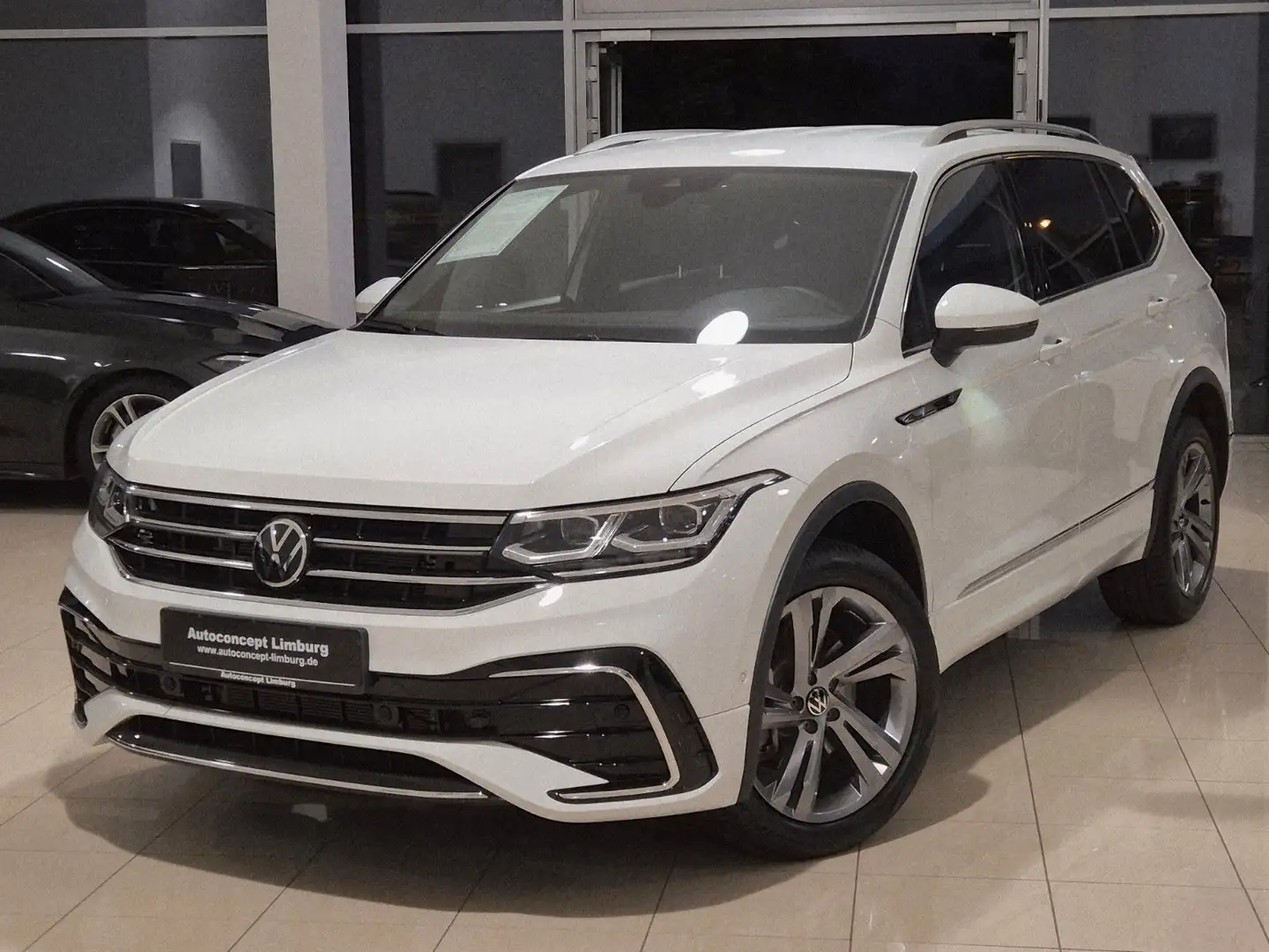 Volkswagen Tiguan Allspace R-Line 4Motion, 7 Sitzer Weiß - 1