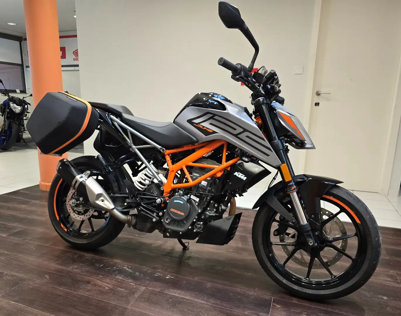 KTM 125 Duke - 2