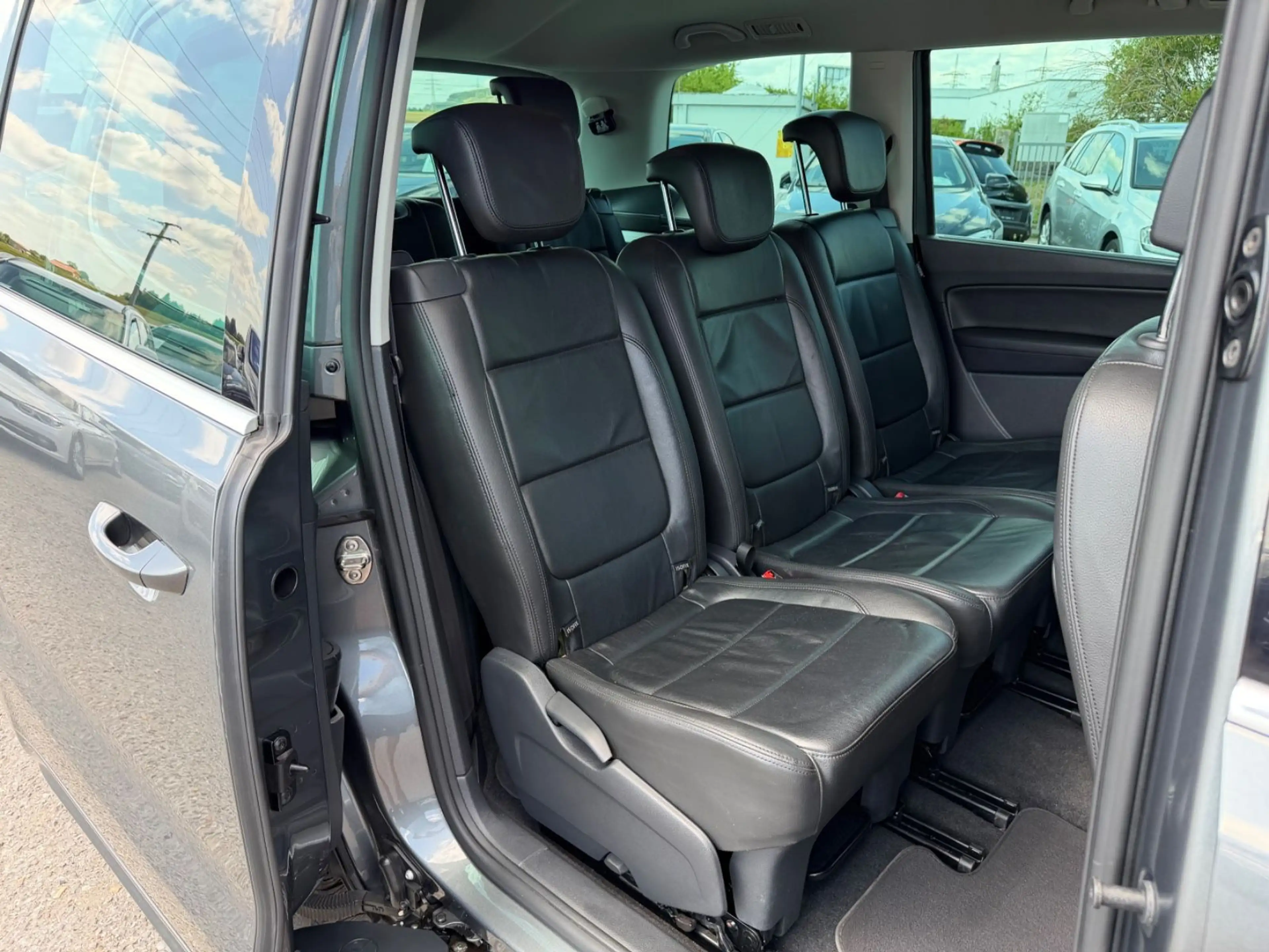 Volkswagen Sharan Highline 2.0 TDI DGS Leder Navi Kame 7-Si — photo 8