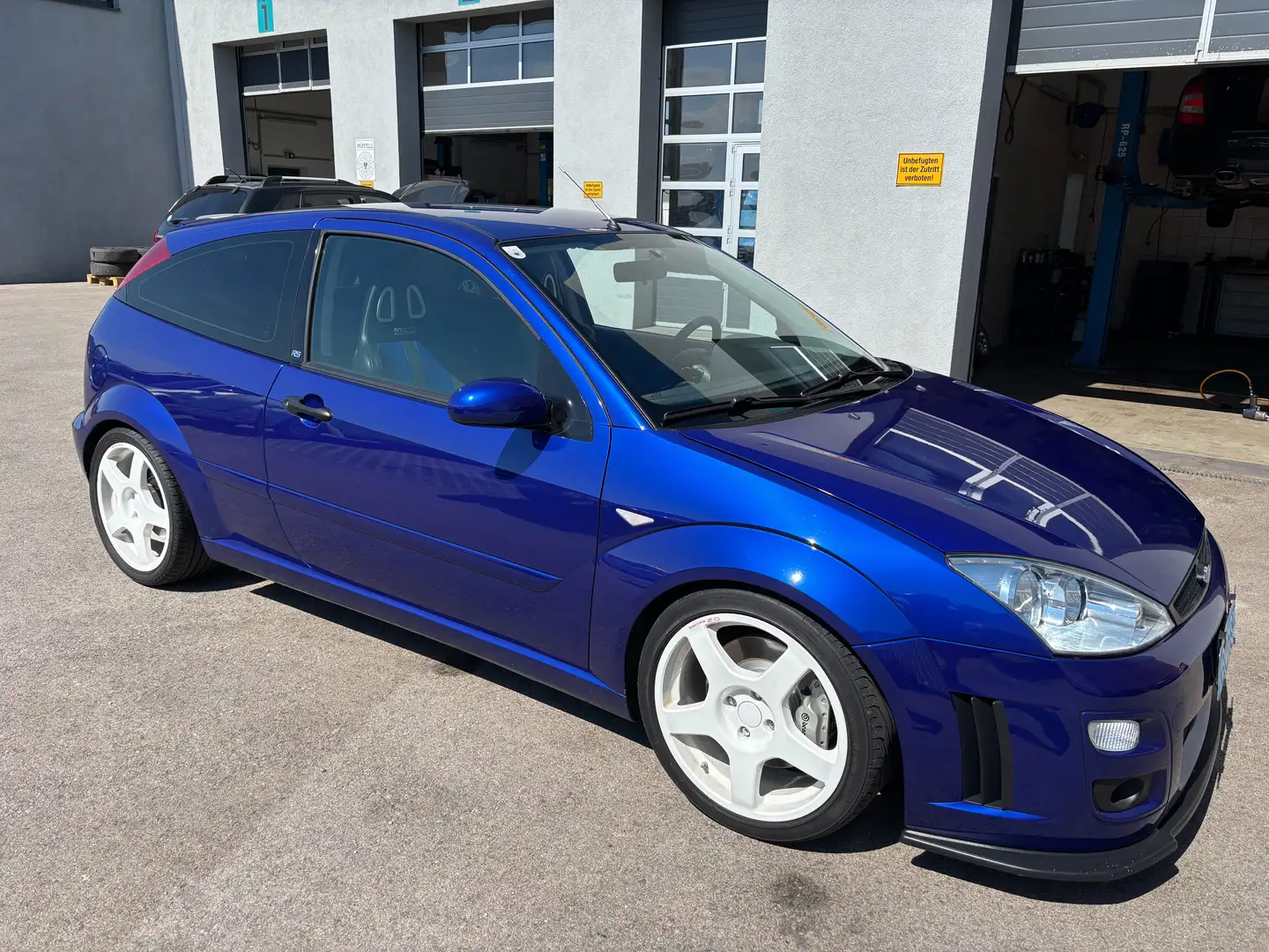 Ford Focus Coupé 2,0 16V Duratec RS Blau - 1